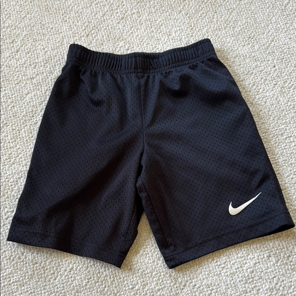 Nike boys black dry fit shorts size 7 set of 2 - Picture 2 of 4